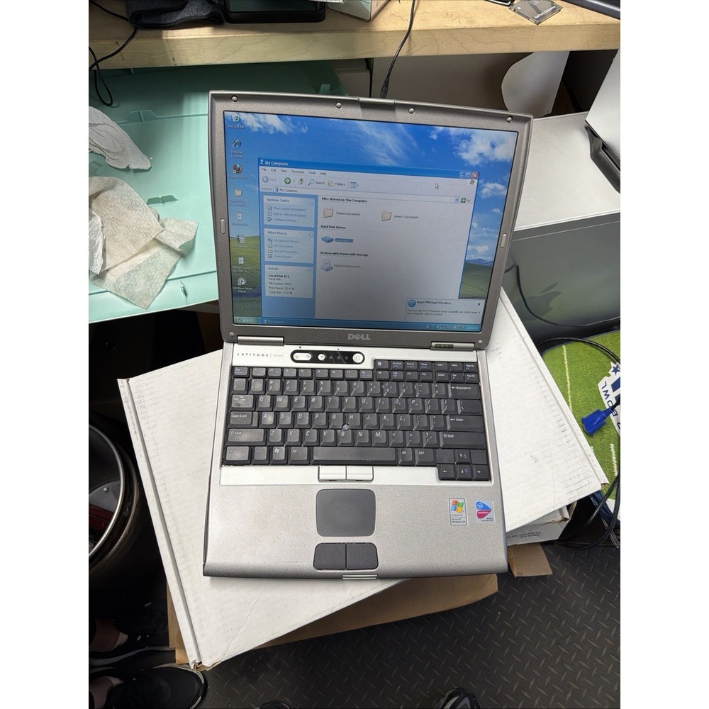 Dell Latitude D600 Laptop Windows XP Pentium M Tested Working w/ Charger